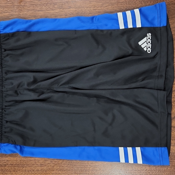 🆕️ Adidas Short - Picture 4 of 9